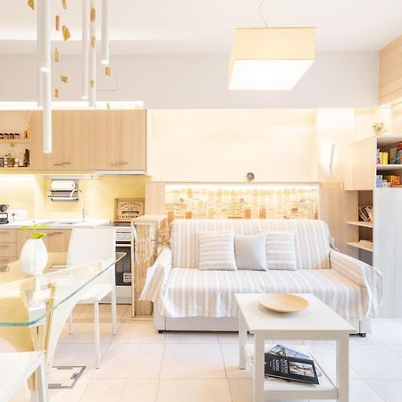 Acropolis Suites - Where Else In Athens? Buitenkant foto