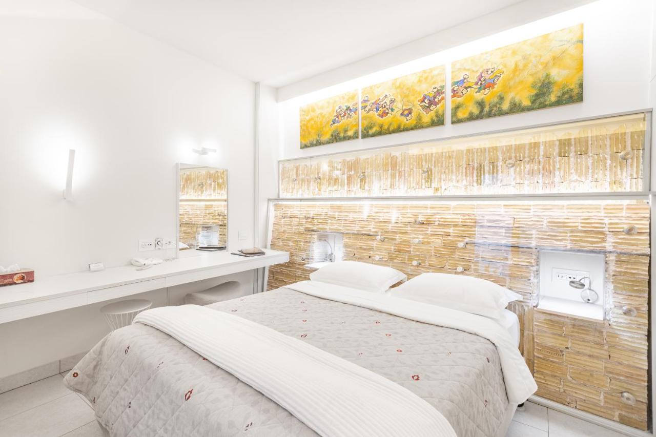 Acropolis Suites - Where Else In Athens? Buitenkant foto