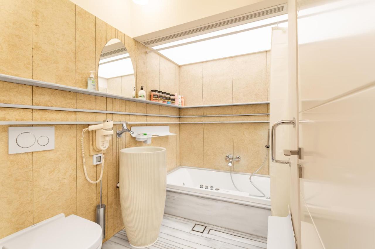 Acropolis Suites - Where Else In Athens? Buitenkant foto